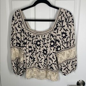 Christian Siriano black and ivory print peasant blouse size small